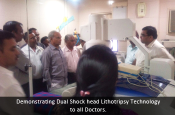 Demonstrating Dual Shock head Lithotripsy Technology to all Doctors.